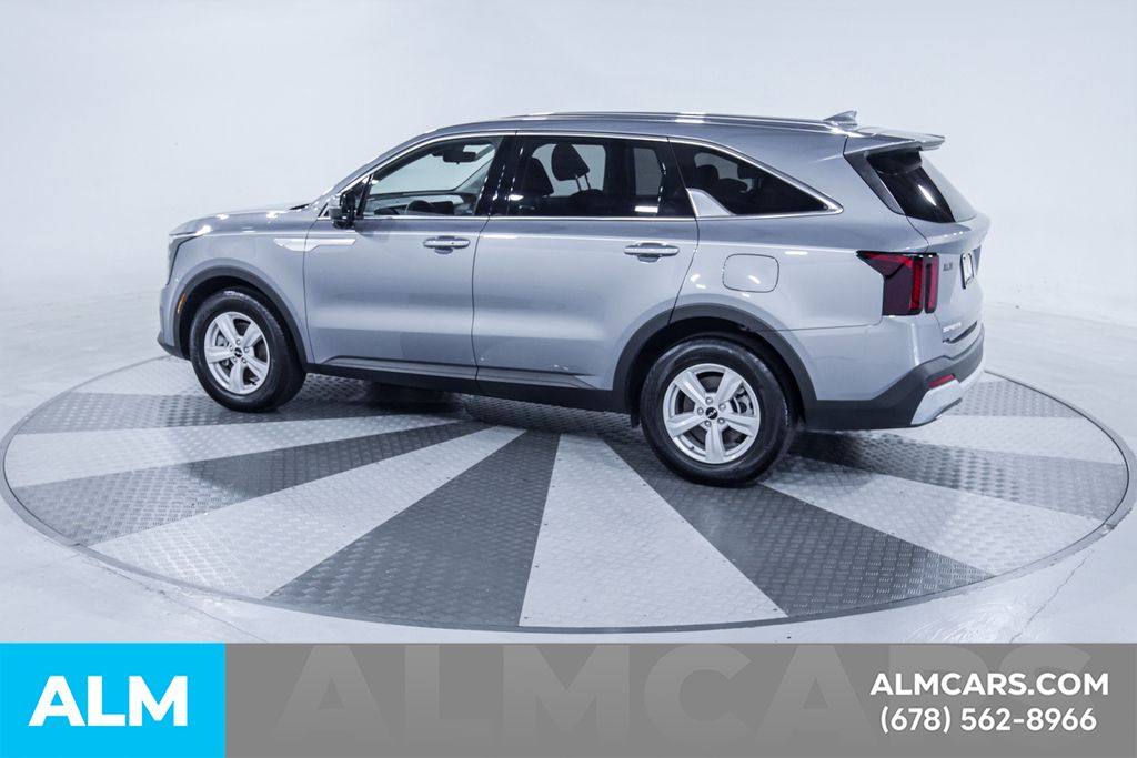 Used 2024 Silver Kia LX image 5