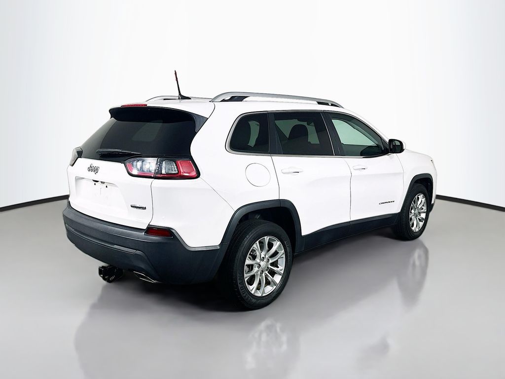 Used 2019 White Jeep Latitude image 7