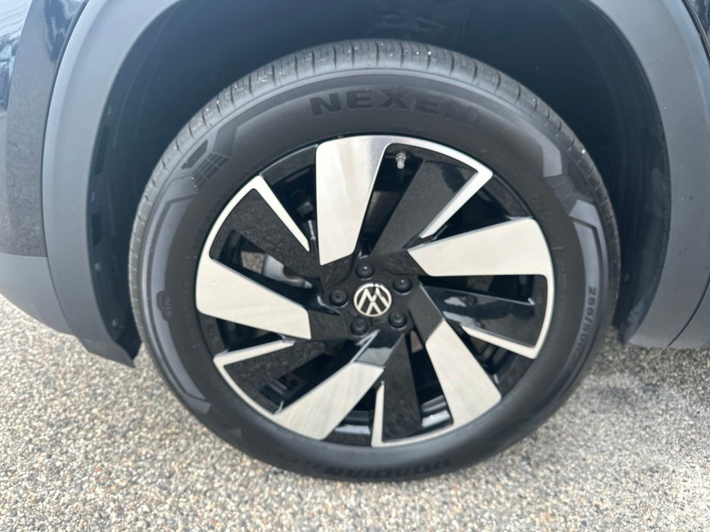Used 2024 Volkswagen Atlas Cross Sport SUV