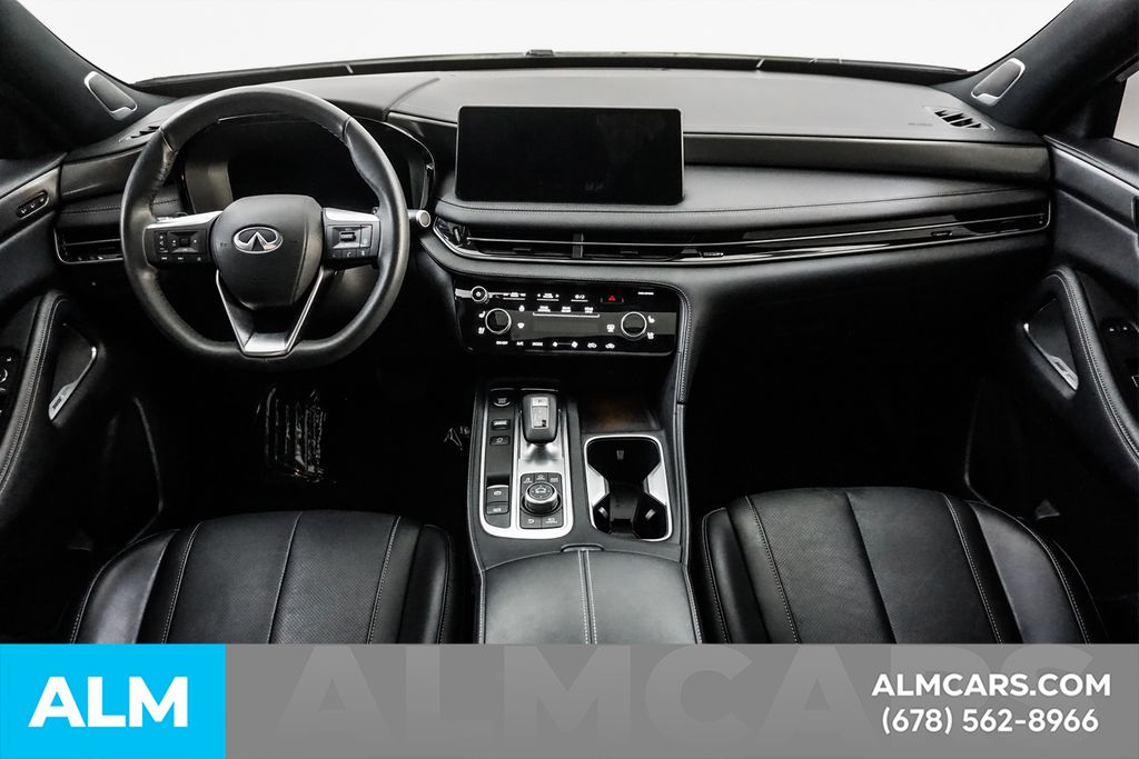 Used 2025 White INFINITI LUXE image 26
