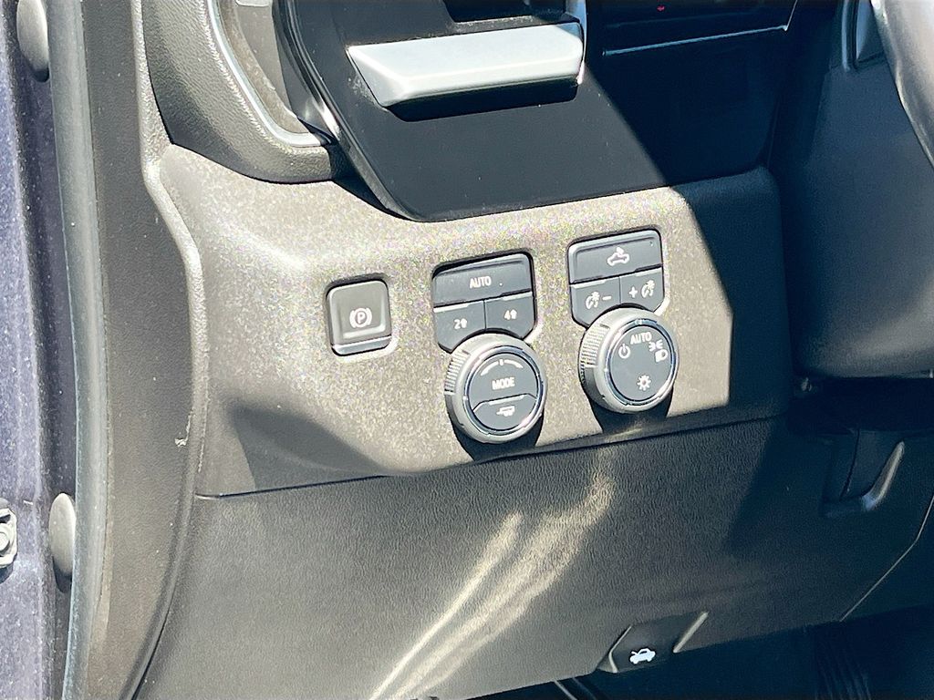 Used 2022 Gray Chevrolet LT image 10