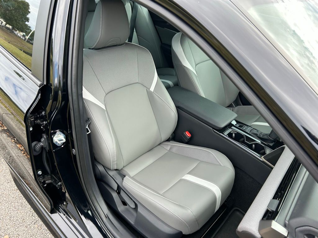 Thumbnail: 2025 Toyota Camry - 15