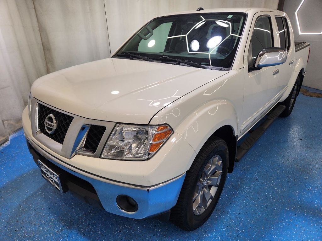 Glacier White 2019 Nissan Frontier SL Crew Cab 4WD Pickup Truck Four-Wheel Drive 5-Speed Automatic Overdrive