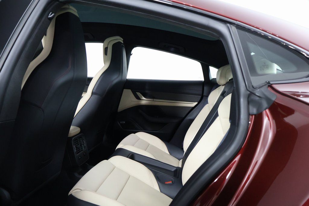 Thumbnail: 2021 Porsche Taycan - 11