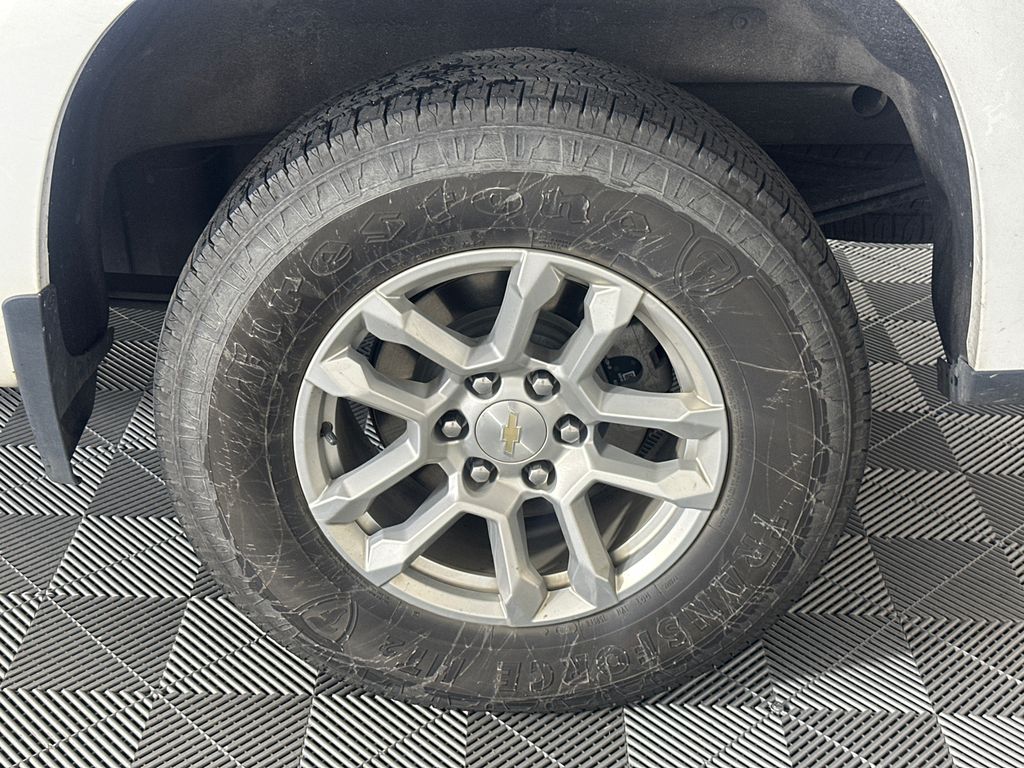 2023 Summit White Chevrolet Silverado 1500 LT RWD Truck