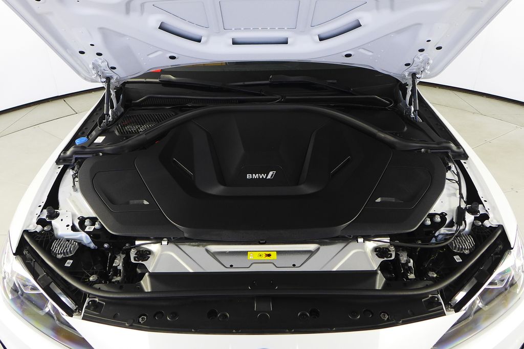 Thumbnail: 2023 BMW i4 - 6