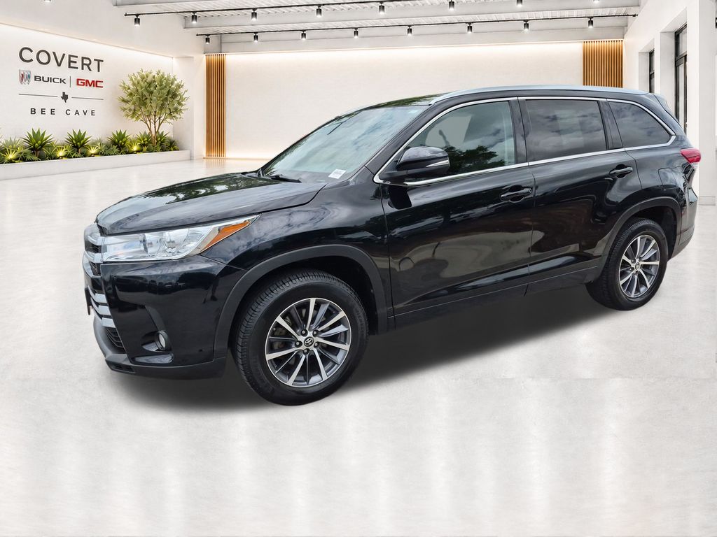 Used Car 2017 Toyota Highlander  Xle For Sale Under $20,000 In Austin, Texas