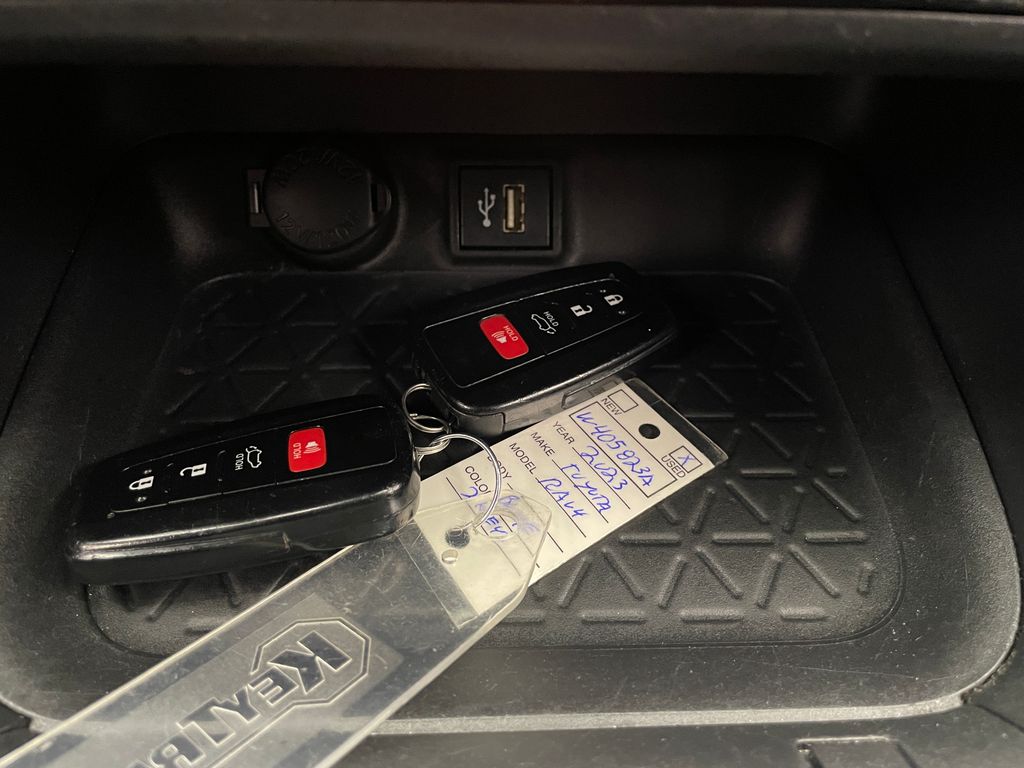 Thumbnail: 2023 Toyota RAV4 - 28