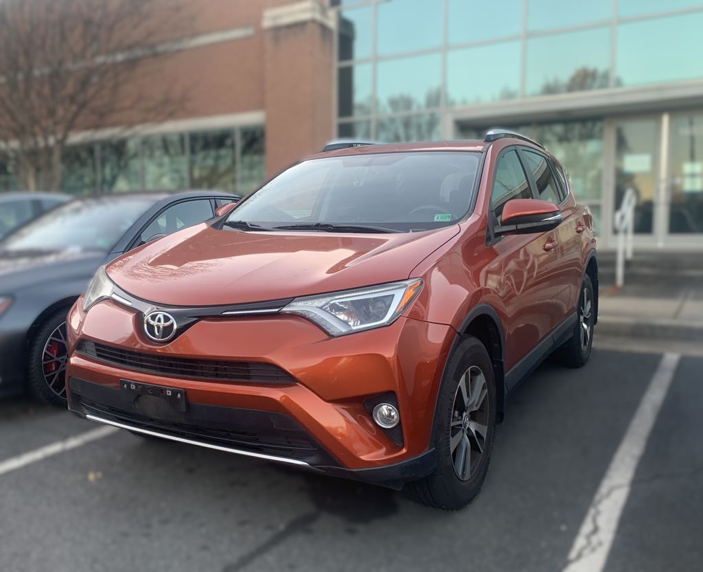 Thumbnail: 2016 Toyota RAV4 - 3