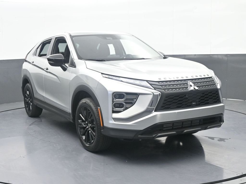 New 2026 Silver Mitsubishi LE image 4