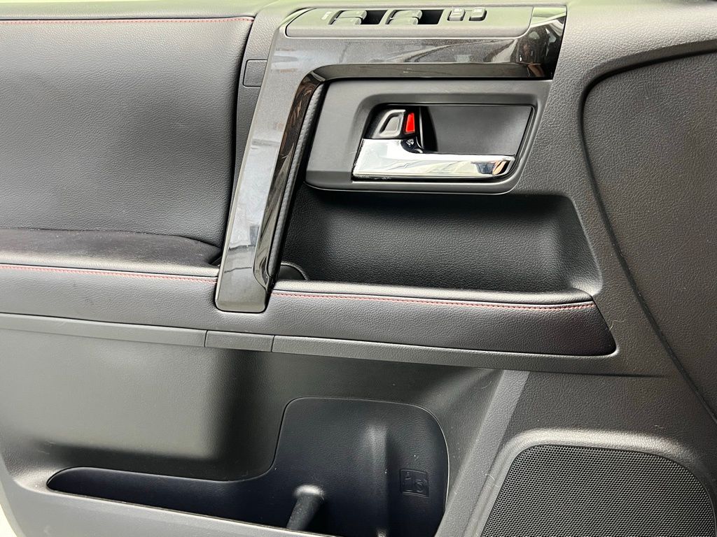 2018 Toyota 4Runner SR5 22