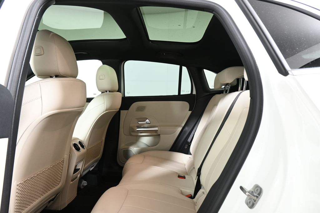 Thumbnail: 2026 Mercedes-Benz GLA - 32