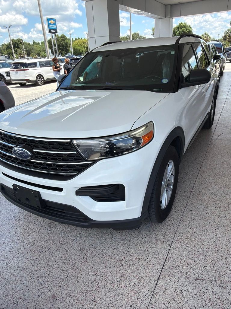 White Metallic 2020 Ford Explorer XLT AWD SUV / Crossover All-Wheel Drive Automatic