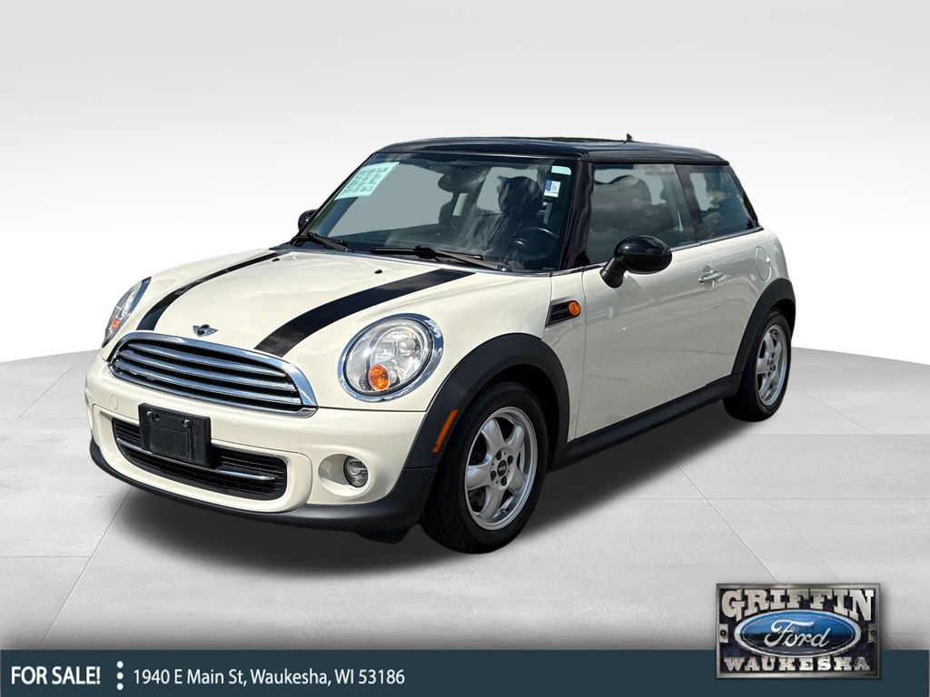 Pepper White 2011 MINI Cooper Hatchback Front-Wheel Drive 6-Speed Automatic