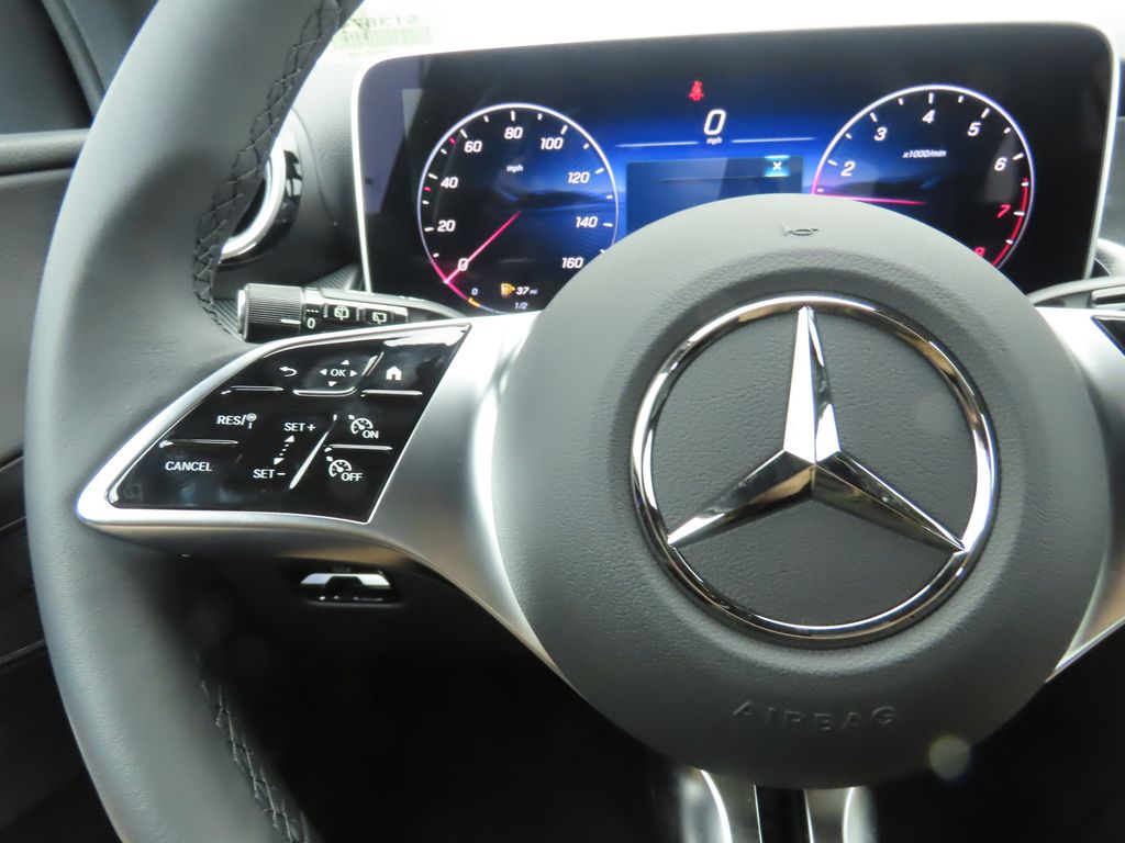 2025 Mercedes-Benz GLC 300 12