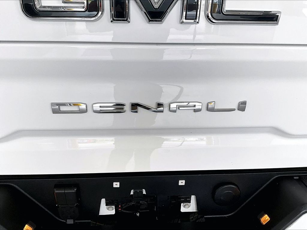 2025 GMC Sierra 2500HD — photo 28