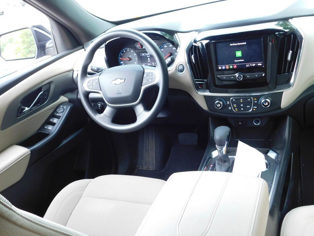 2023 Chevrolet Traverse LS 3