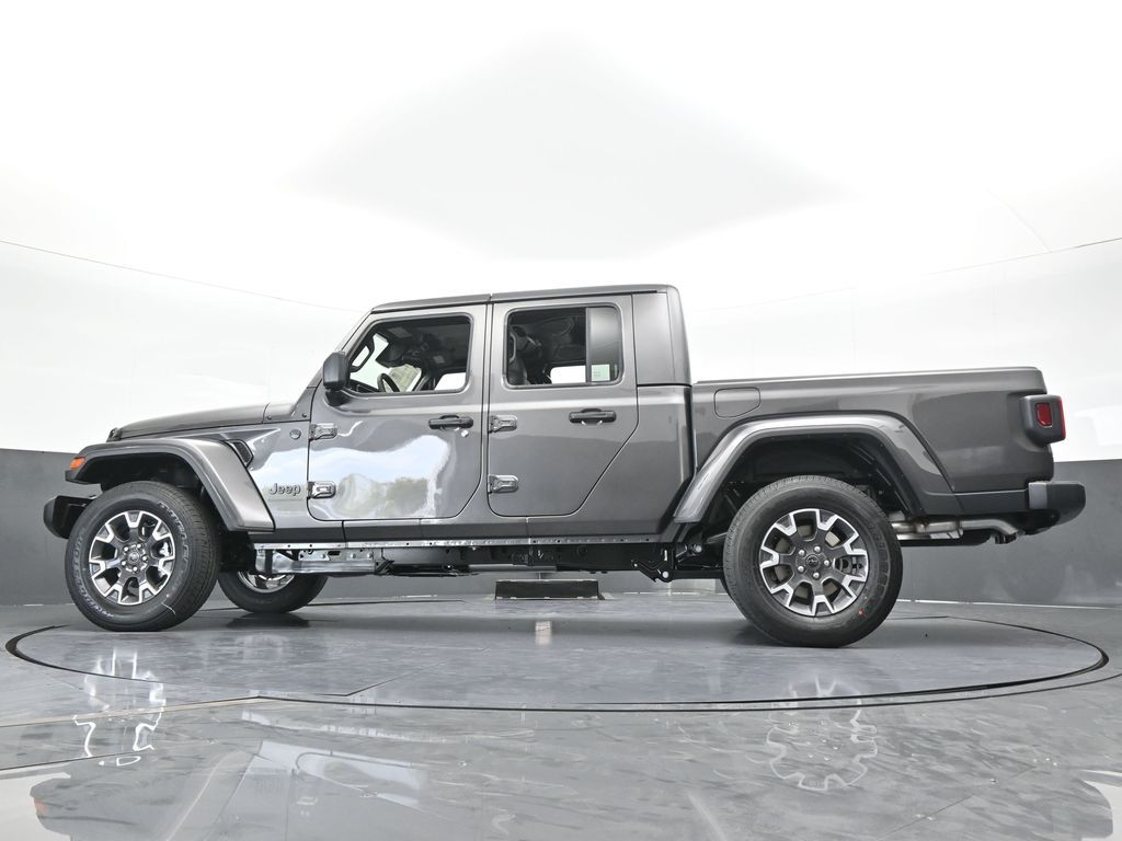 New 2026 Granite Crystal Metallic Clearcoat Jeep Sahara image 52