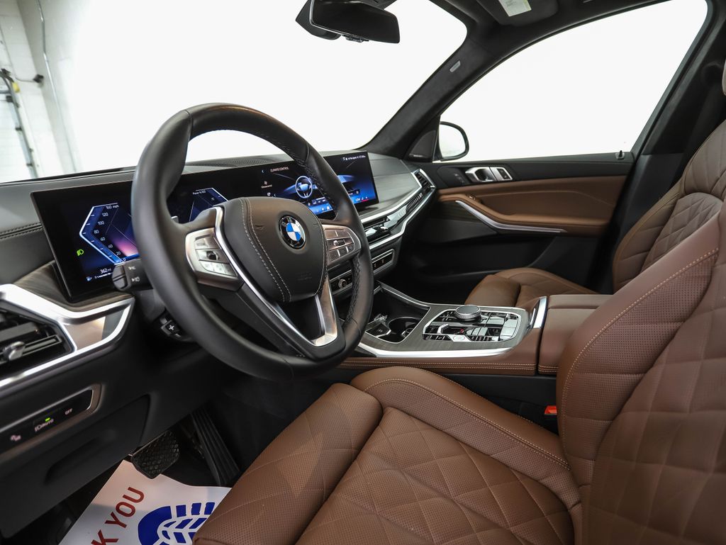 Thumbnail: 2024 BMW X7 - 10
