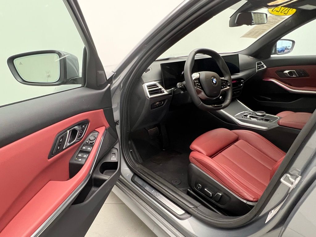 Thumbnail: 2025 BMW 3 Series - 22