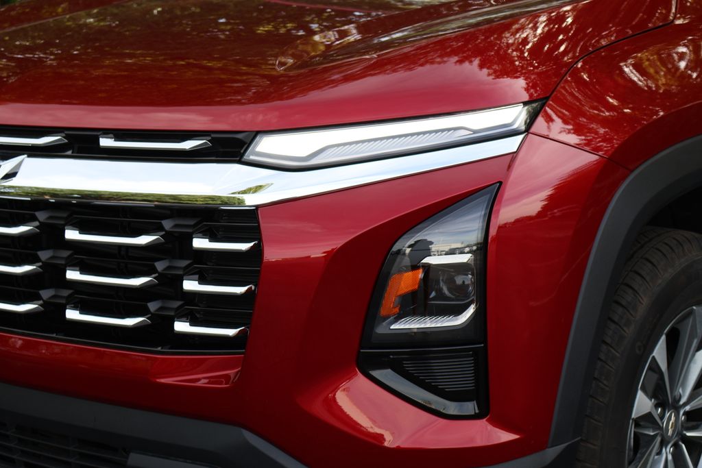 Thumbnail: 2025 Chevrolet Equinox - 3