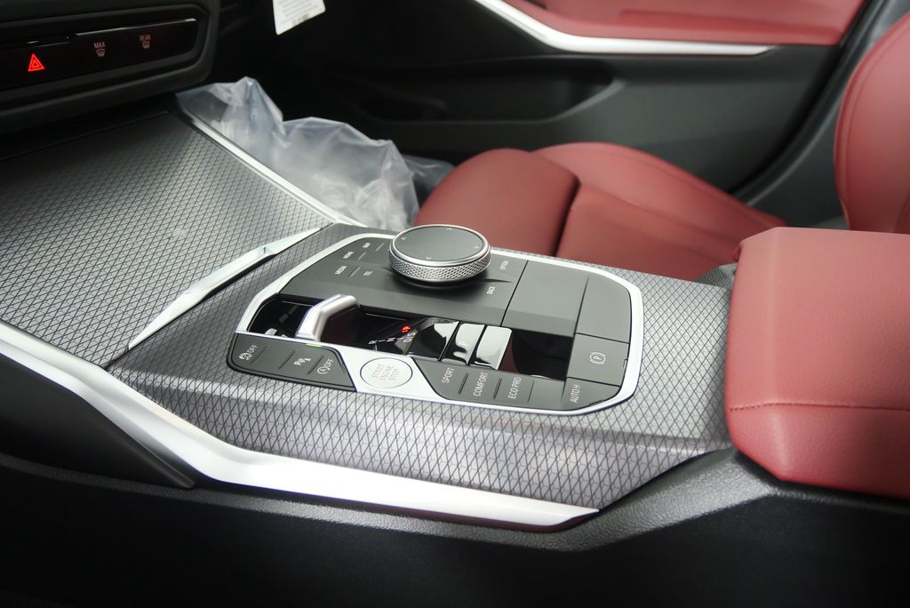 Thumbnail: 2026 BMW 3 Series - 21