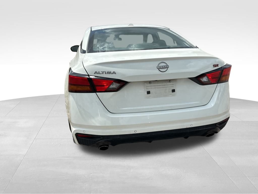 2023 Glacier White Nissan Altima 2.5 SR FWD Sedan
