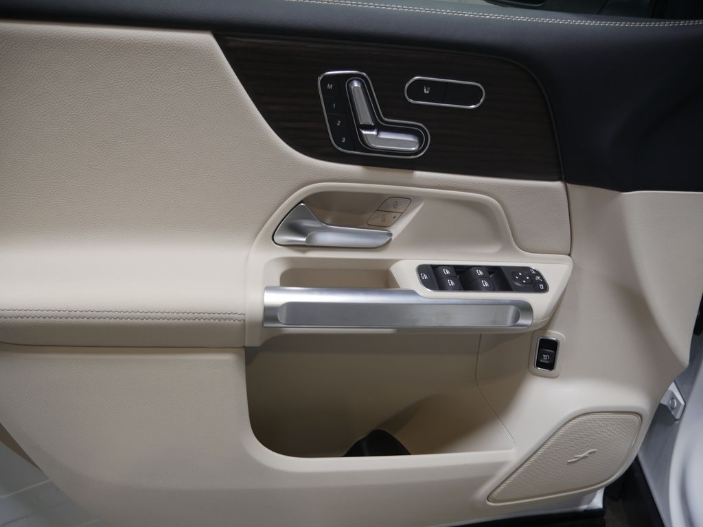 Thumbnail: 2026 Mercedes-Benz GLB - 16