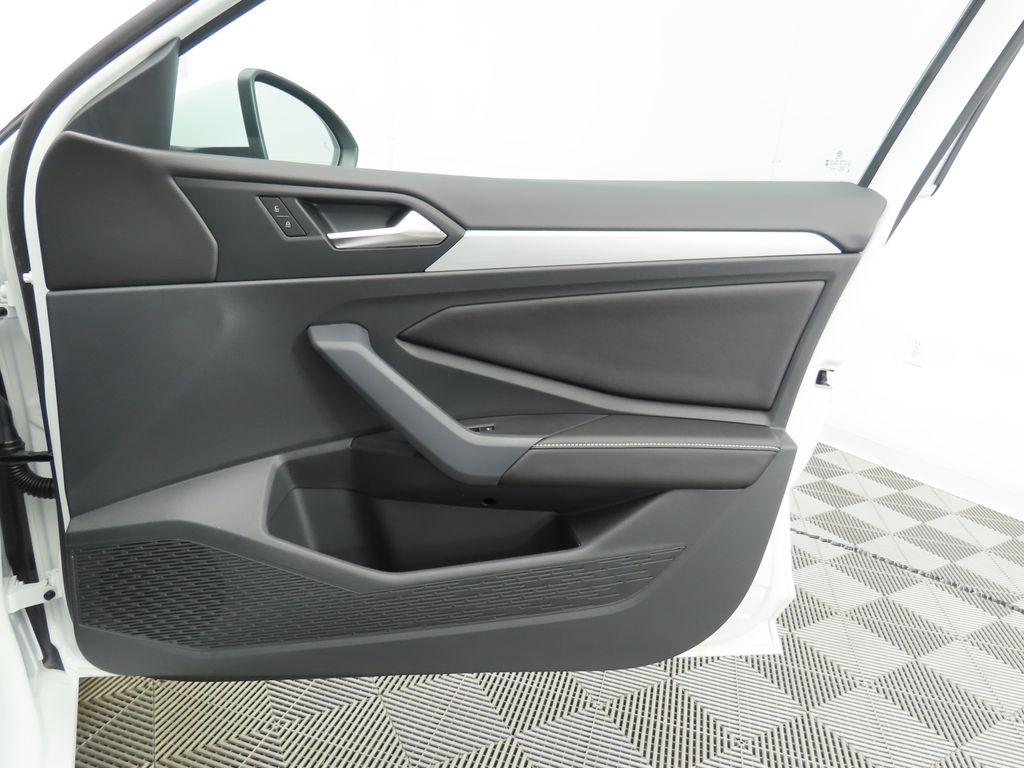 Thumbnail: 2025 Volkswagen Jetta - 26