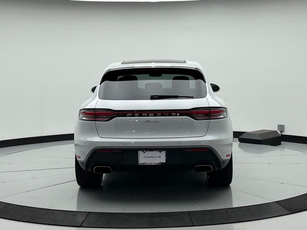 Thumbnail: 2025 Porsche Macan - 10
