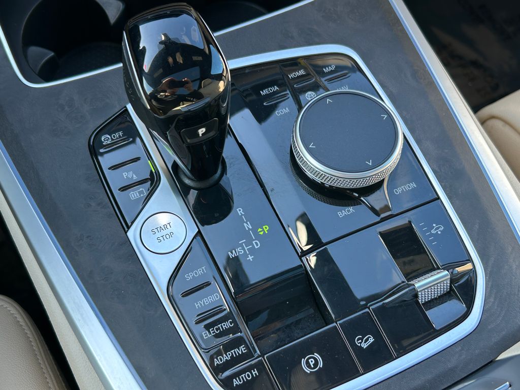 2022 BMW X5 xDrive45e 27