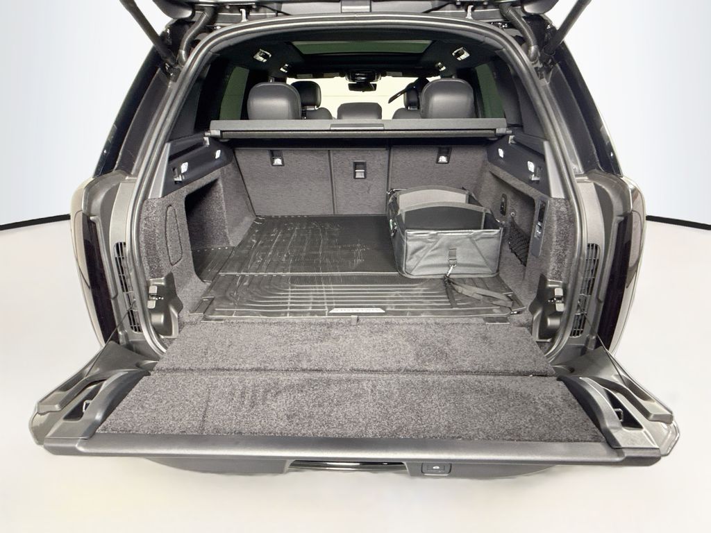 Thumbnail: 2026 Land Rover Range Rover - 28