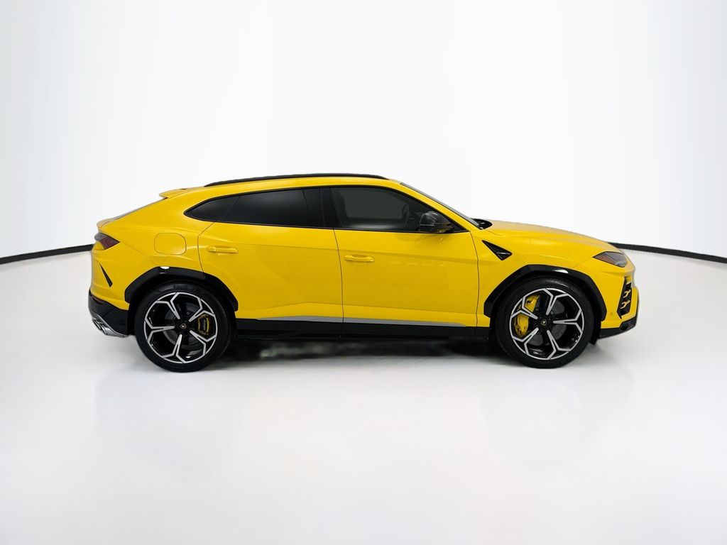 Thumbnail: 2019 Lamborghini Urus - 4