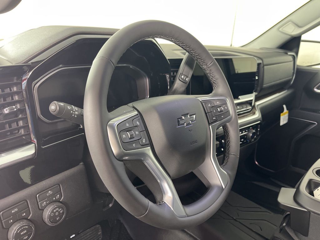 Thumbnail: 2026 Chevrolet Silverado 1500 - 25