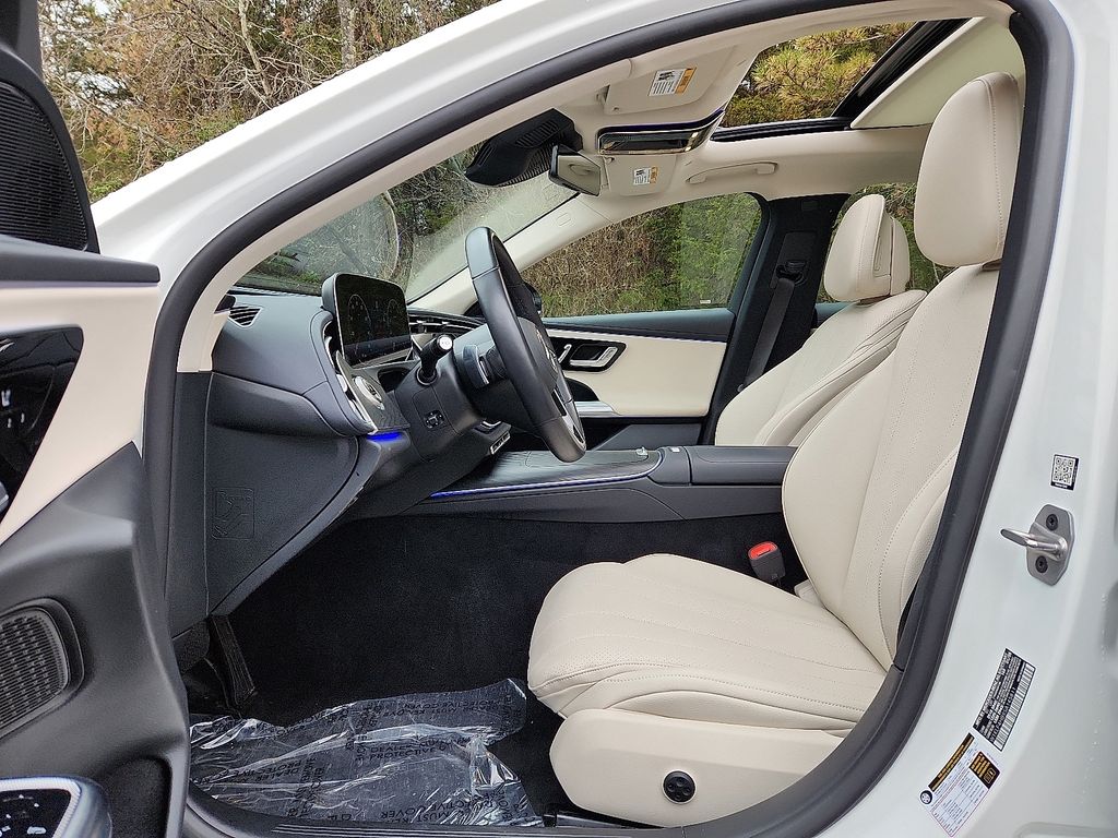 Thumbnail: 2025 Mercedes-Benz E-Class - 13