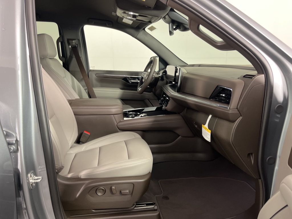 Thumbnail: 2025 Chevrolet Tahoe - 8
