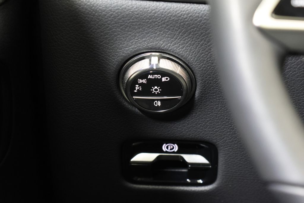 Thumbnail: 2026 Mercedes-Benz GLC - 19