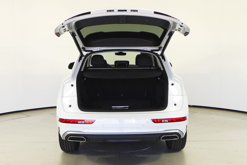 Thumbnail: 2023 Audi Q5 - 10
