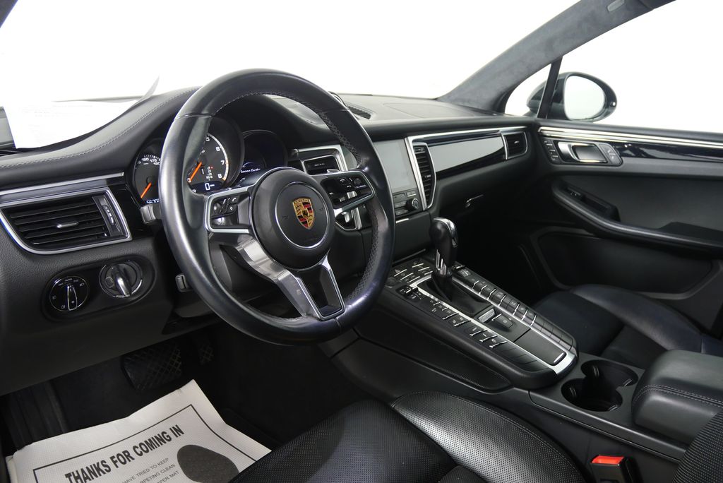 2018 Porsche Macan Turbo 13