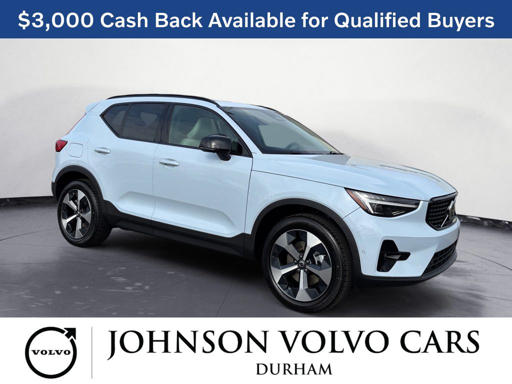2026 Volvo XC40 B4 Plus FWD