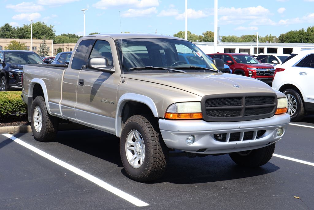 Thumbnail: 2002 Dodge Dakota - 3