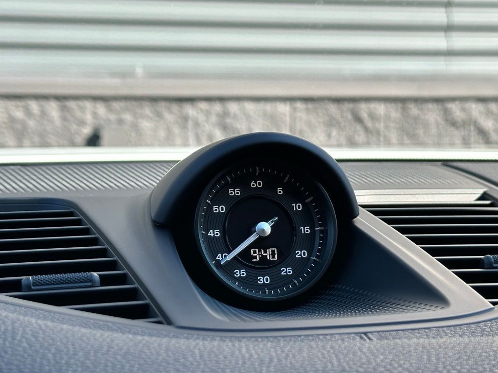 Thumbnail: 2026 Porsche Panamera - 31