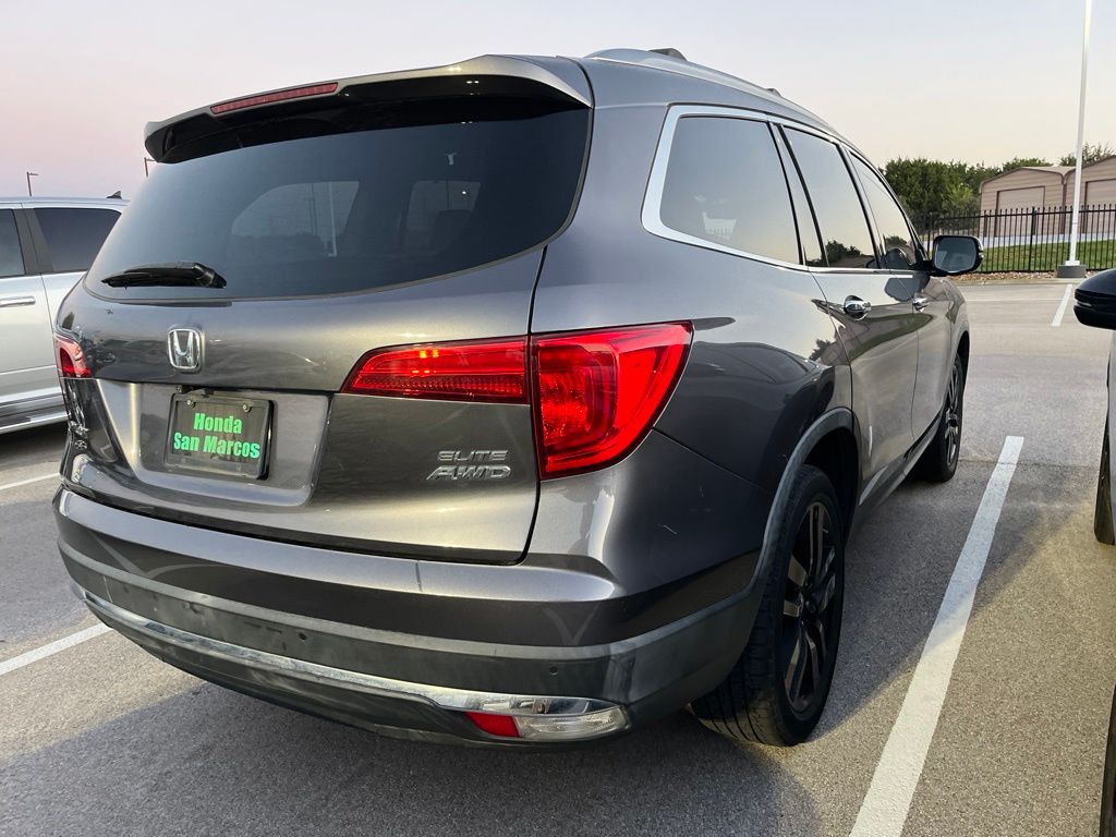 Thumbnail: 2017 Honda Pilot - 3