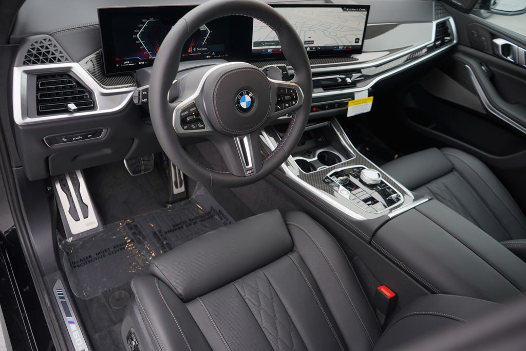 2025 BMW X7 M60i 12