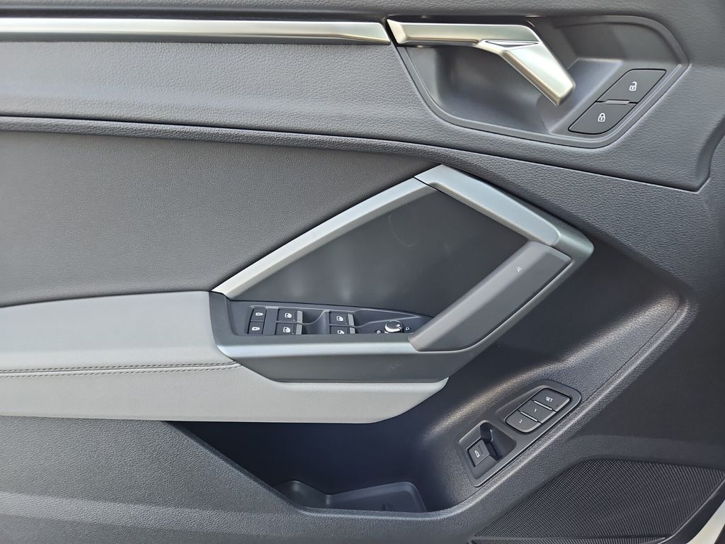 2025 Audi Q3 Premium photo