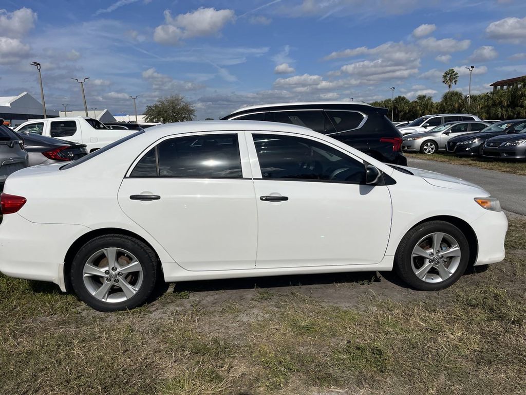 2011 Toyota Corolla LE 3