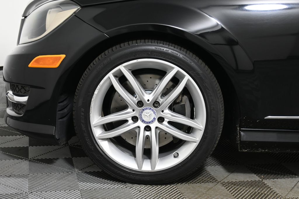 Thumbnail: 2014 Mercedes-Benz C-Class - 11