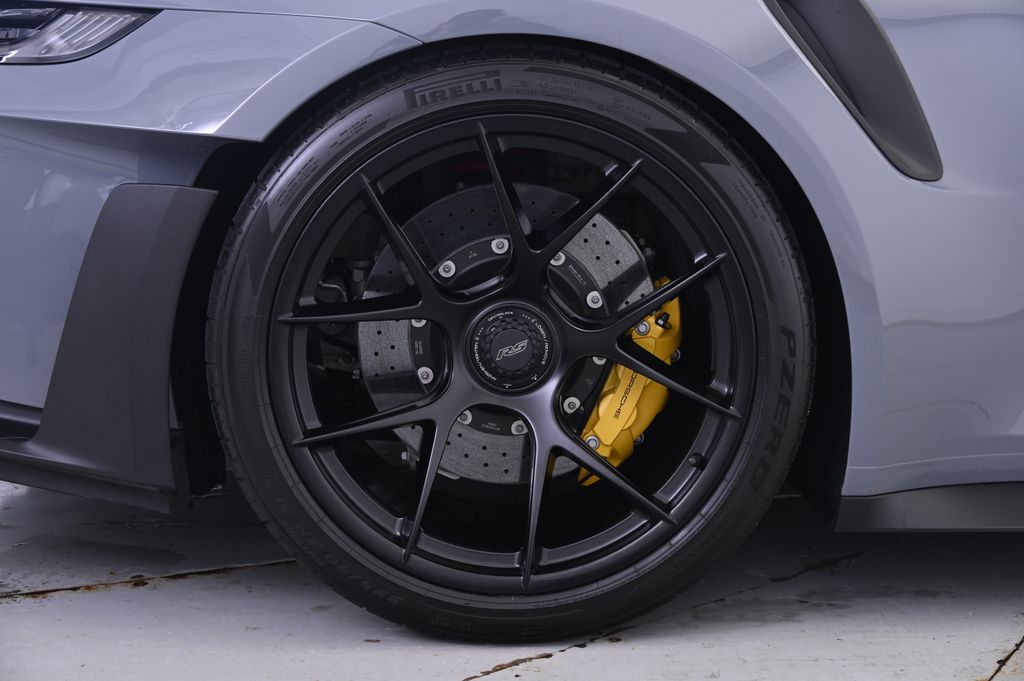 Thumbnail: 2024 Porsche 911 - 13