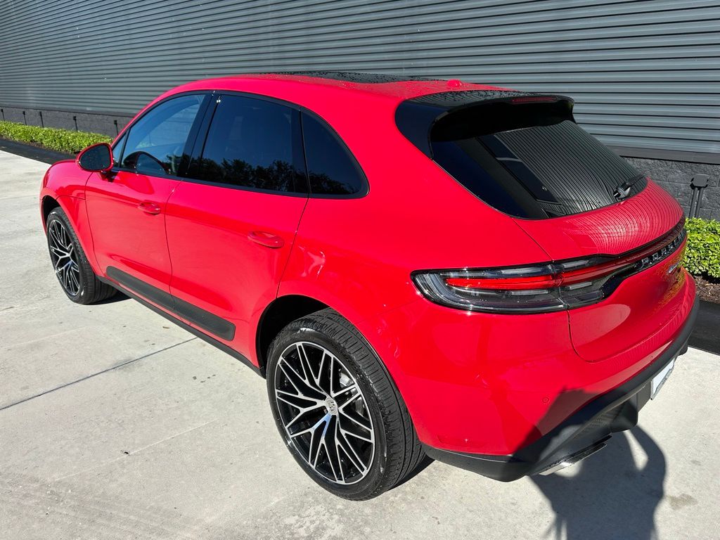 Thumbnail: 2026 Porsche Macan - 3