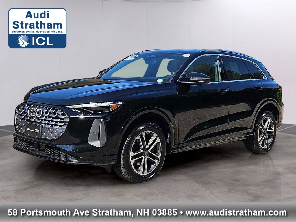 Black Metallic 2025 Audi Q5 quattro Premium 40 TFSI SUV / Crossover All-Wheel Drive 7-Speed Automatic